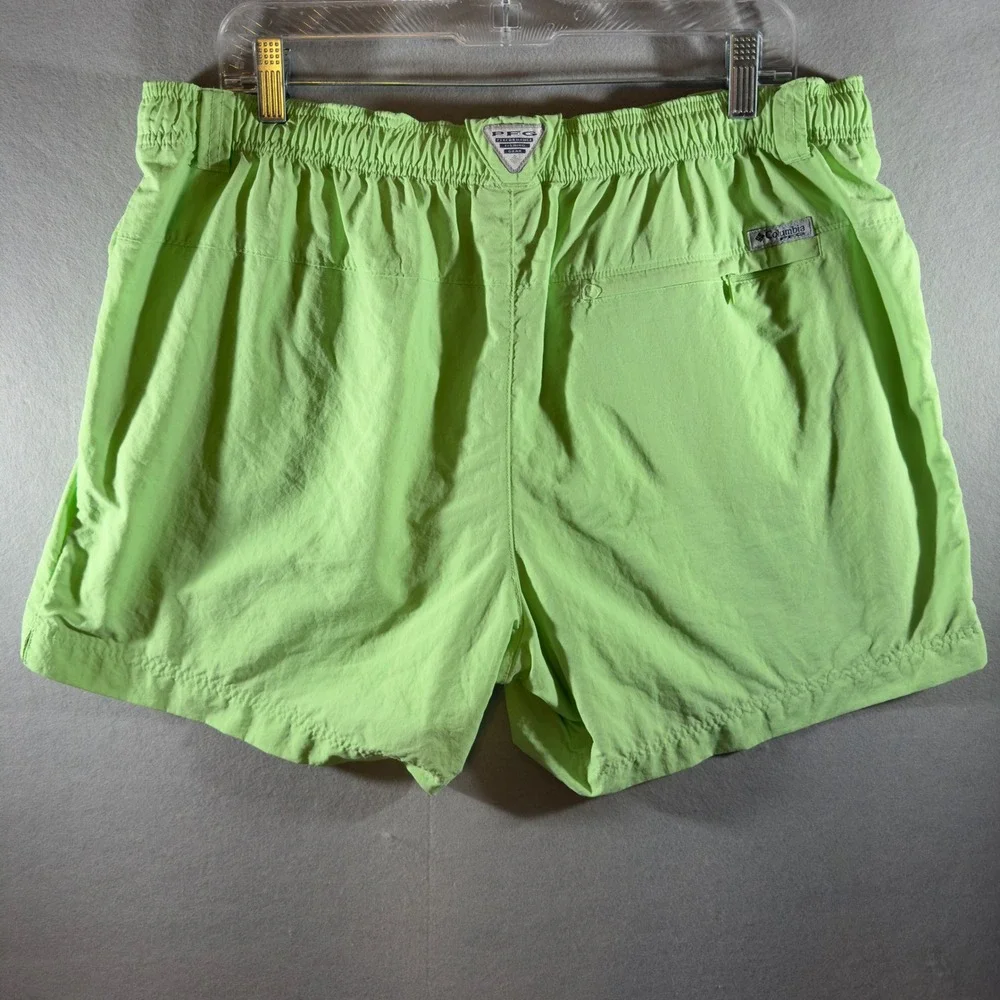 377 | Columbia PFG Womens XL 5 Inch‎ Inseam Fishing Shorts Lime Green